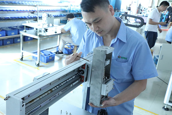 深圳全自動(dòng)點(diǎn)膠機(jī)