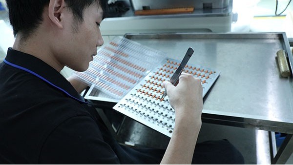 自動點膠機設備價格