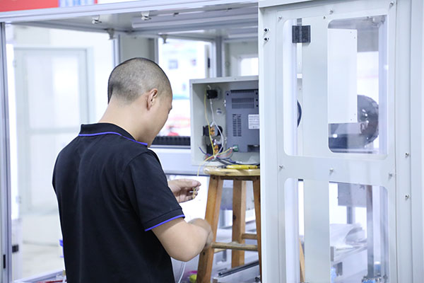 全自動點膠機系統(tǒng)技術(shù)