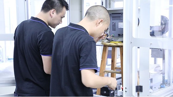 在線高速點(diǎn)膠機(jī)