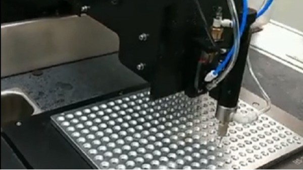 創(chuàng)精銳帶你了解全自動(dòng)視覺點(diǎn)膠機(jī)