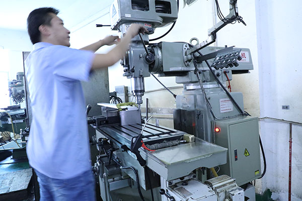 自動點(diǎn)膠機(jī)廠家