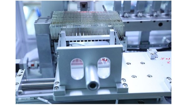 自動上下料點膠機