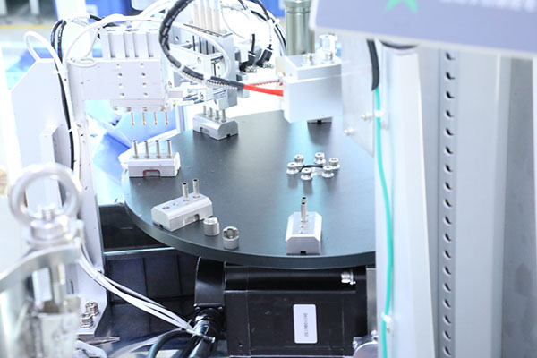 視覺(jué)點(diǎn)膠機(jī)廠家