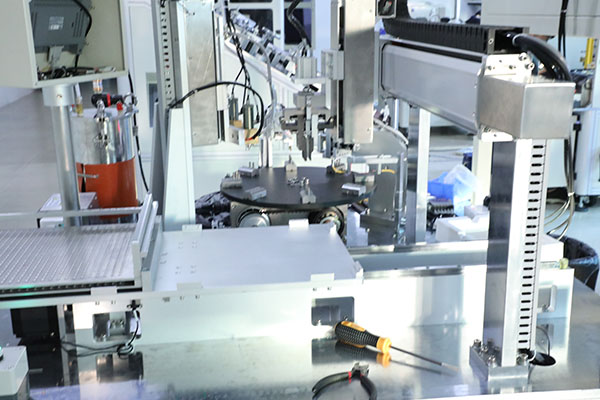 深圳點(diǎn)膠機(jī)設(shè)備廠家