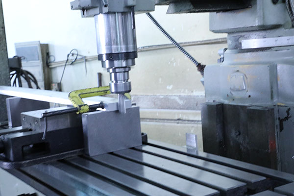 深圳全自動點(diǎn)膠機(jī)價格