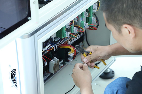 深圳三軸點(diǎn)膠機(jī)生產(chǎn)廠(chǎng)家