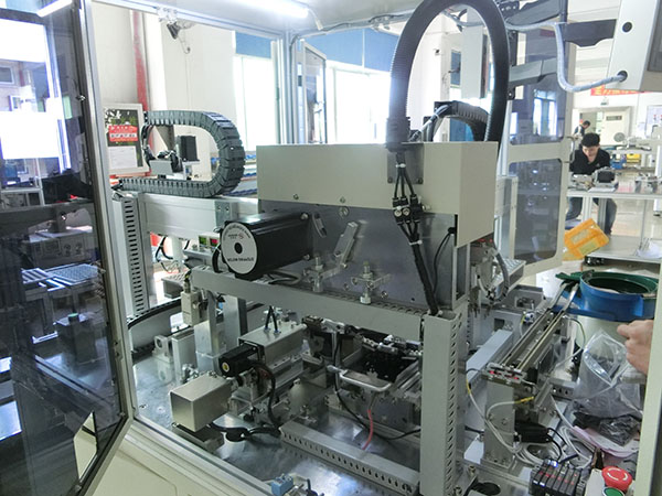 專業(yè)點(diǎn)膠機(jī)廠家