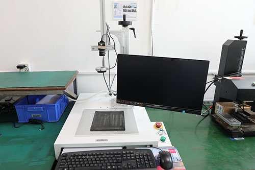 深圳桌面式點(diǎn)膠機(jī)廠家