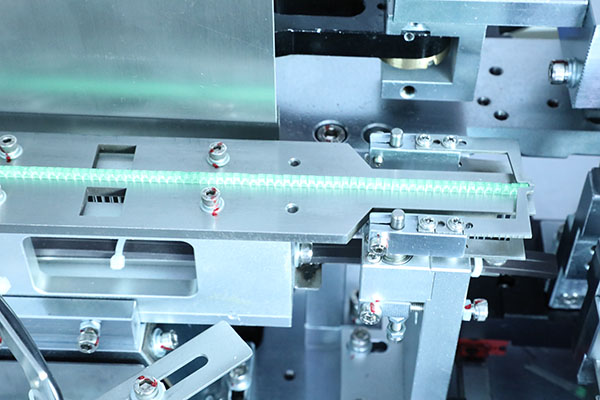 全自動(dòng)點(diǎn)膠機(jī)廠家